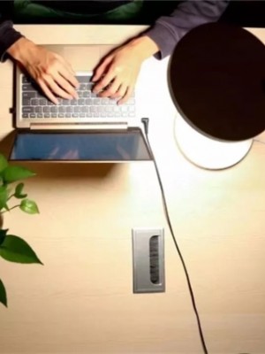 LED燈、熒光燈、鹵素?zé)簟谉霟簦姆N光源對(duì)眼睛傷害最小？